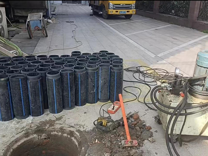 易县PE置换管厂家 DN315置换管 非开挖管短管置换